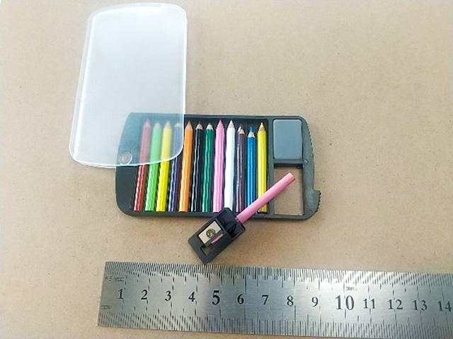 画像：12色色鉛筆